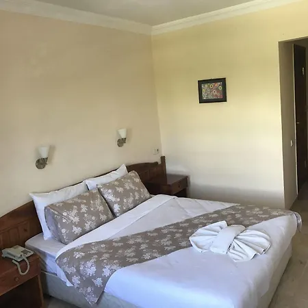 公寓式酒店 克丽姆酒店及公寓 3*